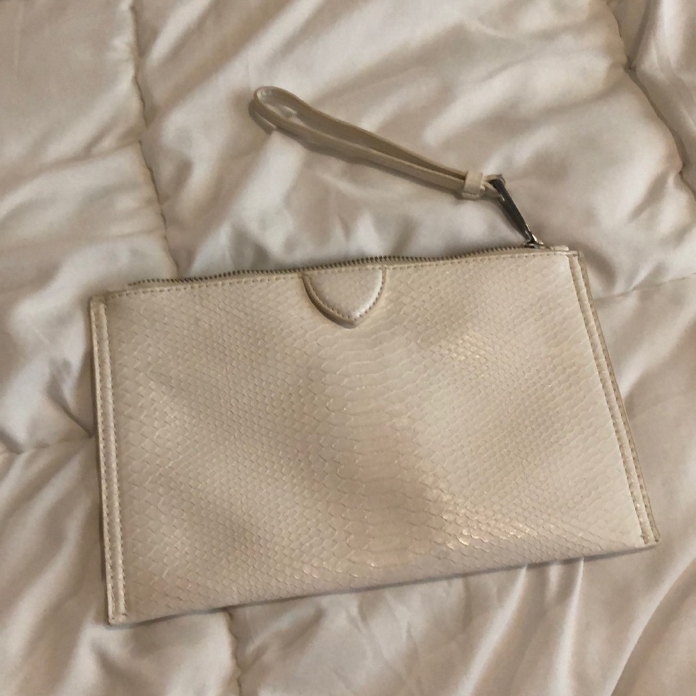 Cute white clutch!